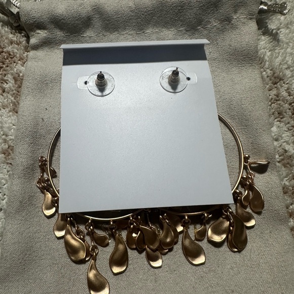 Kendra Scott Earrings EUC rose gold - Picture 3 of 3